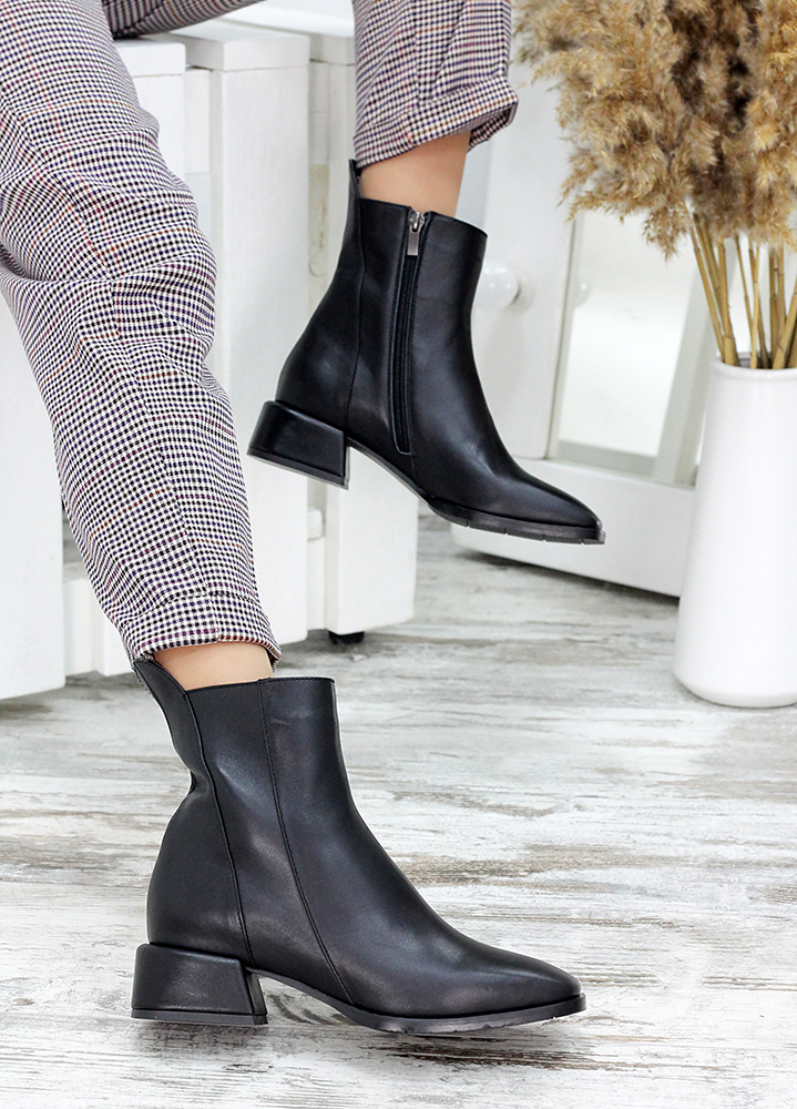 Черевики ботильйони жіночі шкіряні чорні Kvadro 7677-28