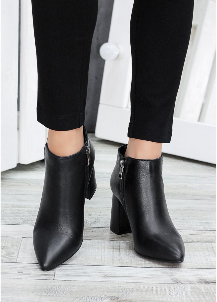 Ботинки ботильоны женские кожаные черные Sollo 7759-28