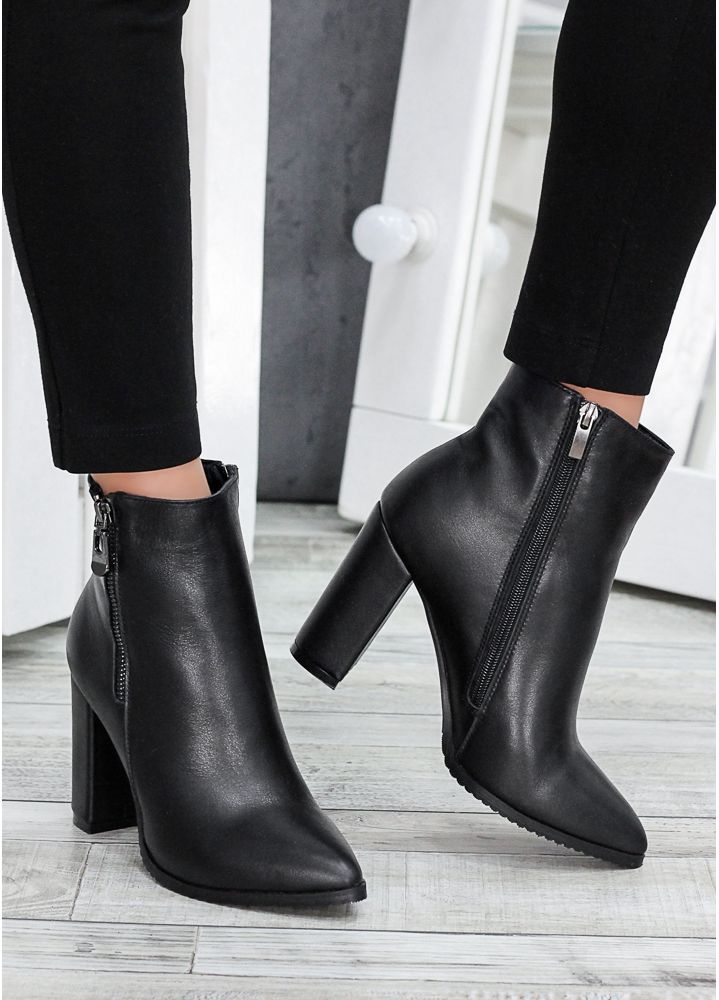 Черевики ботильйони жіночі шкіра чорні Шанталь 6424-28