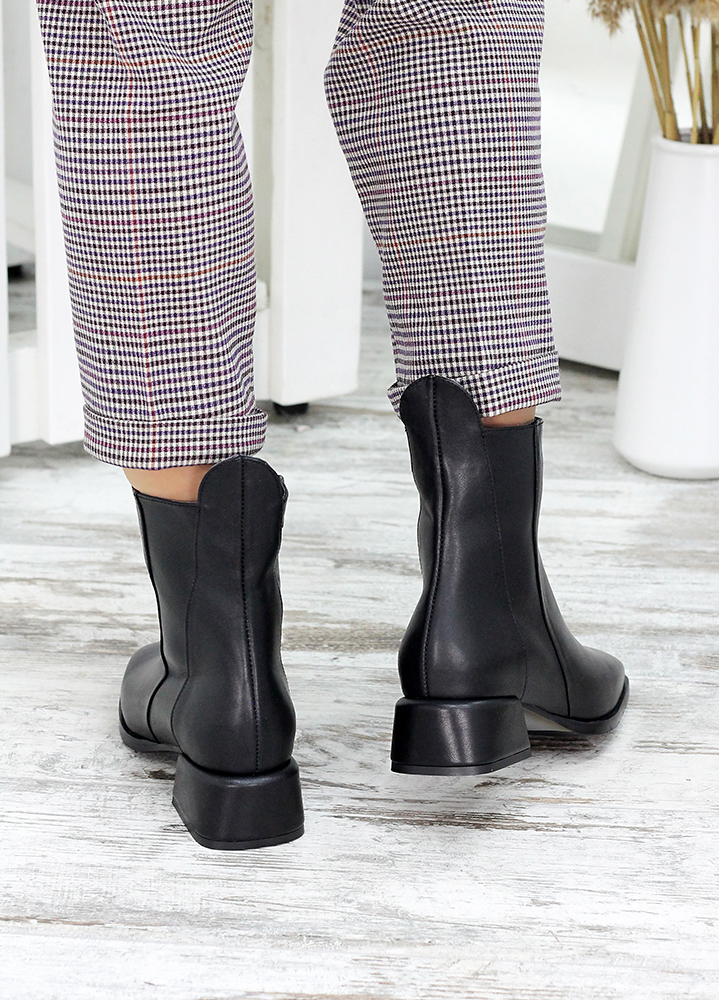 Черевики ботильйони жіночі шкіряні чорні Kvadro 7677-28