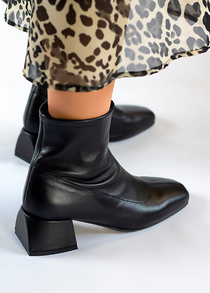 Ботинки ботильоны женские кожаные черные 7917-28