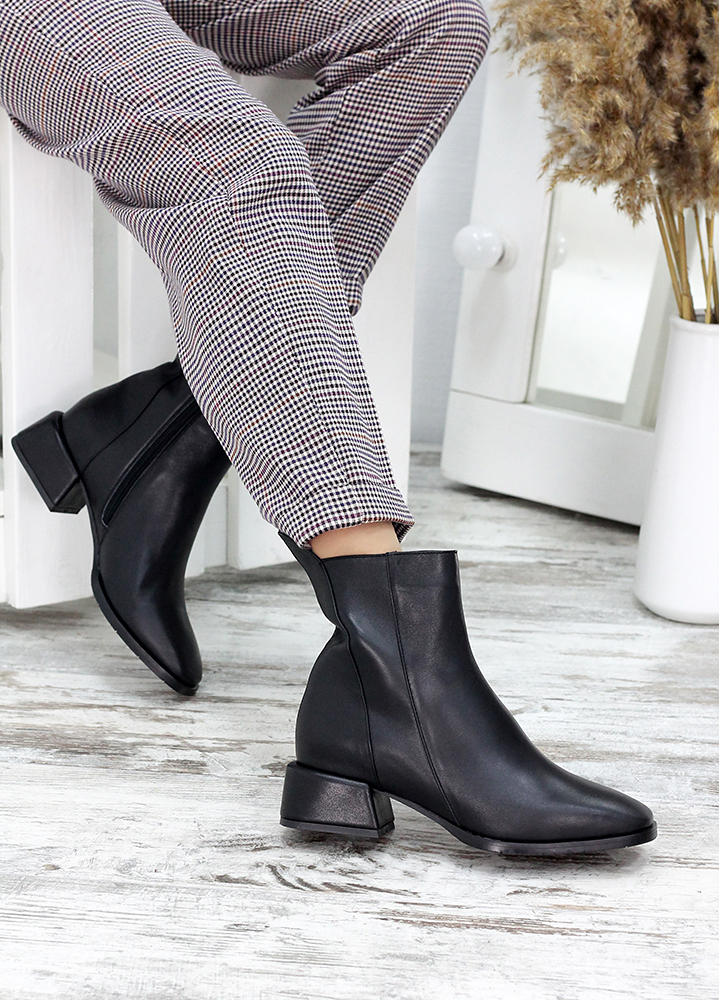 Черевики ботильйони жіночі шкіряні чорні Kvadro 7677-28