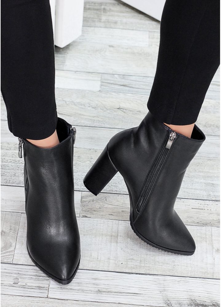 Черевики ботильйони жіночі шкіра чорні Шанталь 6424-28