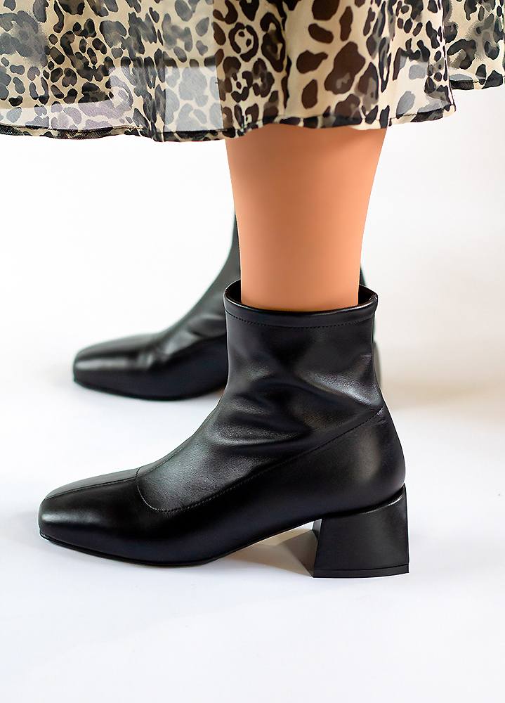 Ботинки ботильоны женские кожаные черные 7917-28