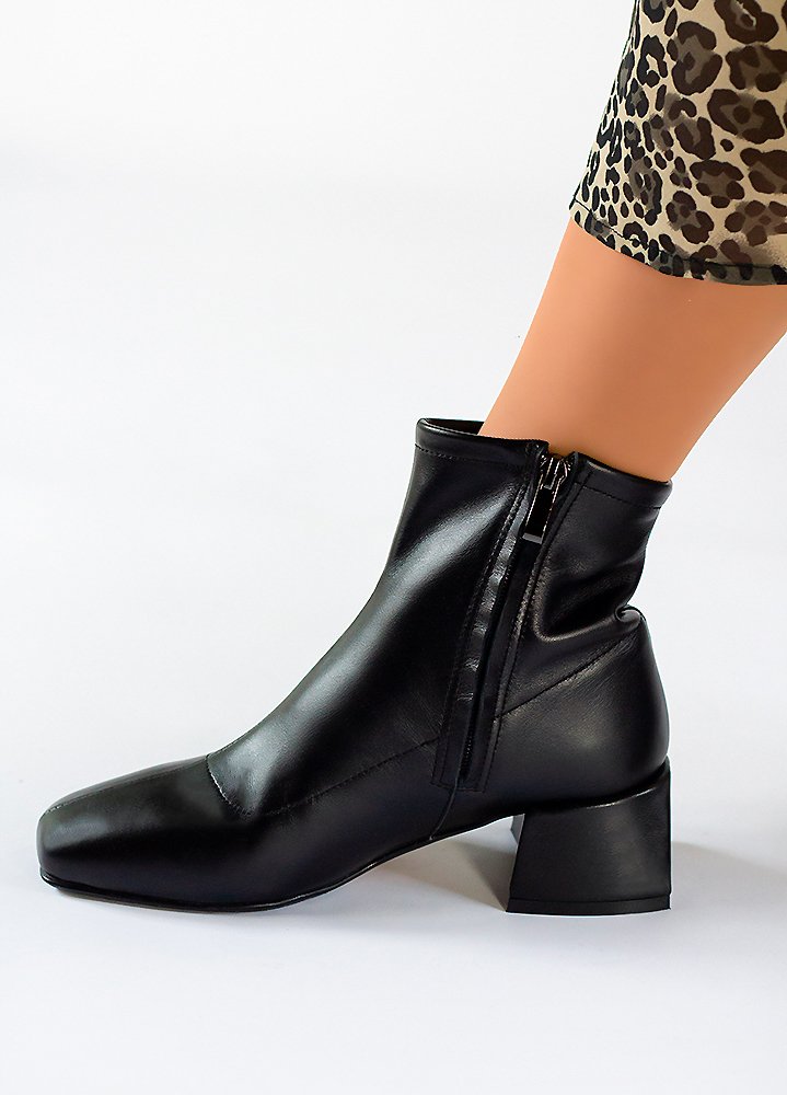 Ботинки ботильоны женские кожаные черные 7917-28