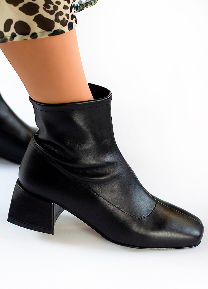 Ботинки ботильоны женские кожаные черные 7917-28