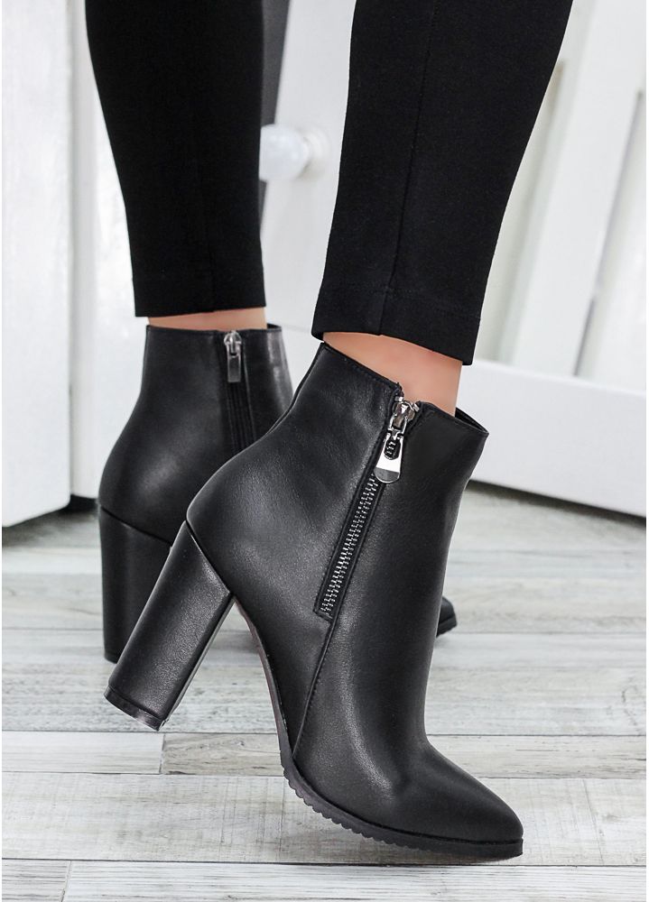 Черевики ботильйони жіночі шкіра чорні Шанталь 6424-28