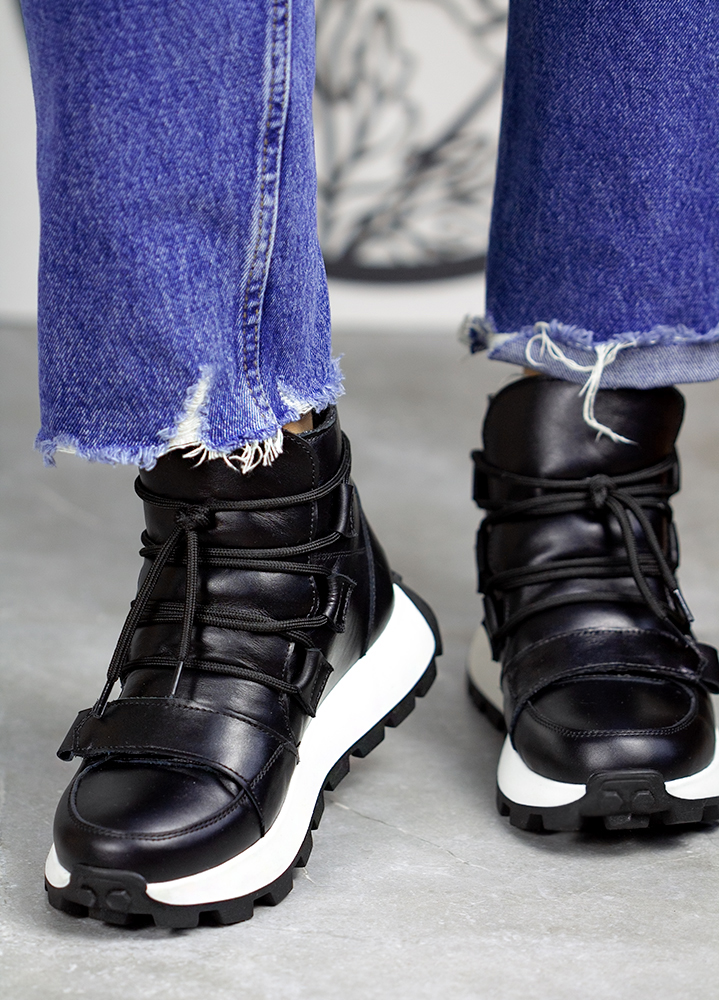 Ботинки женские кожаные черные SPORT 8080-28