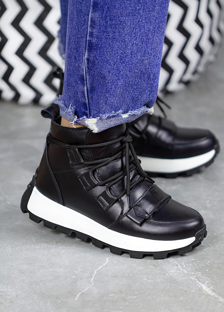 Ботинки женские кожаные черные SPORT 8080-28