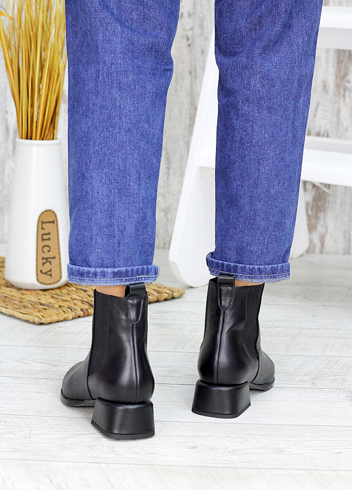 Черевики жіночі шкіра чорні з гострим носком 7508-28
