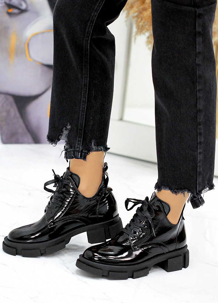 Ботинки короткие женские лак кожа черные 8062-28