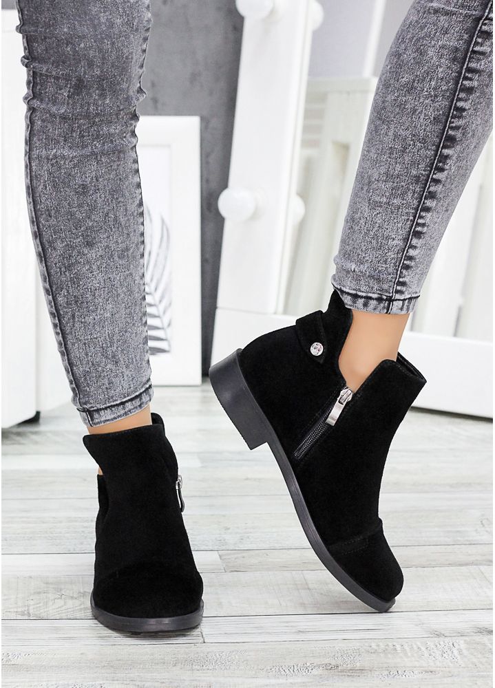 Ботинки короткие женские замшевые черные 7240-28