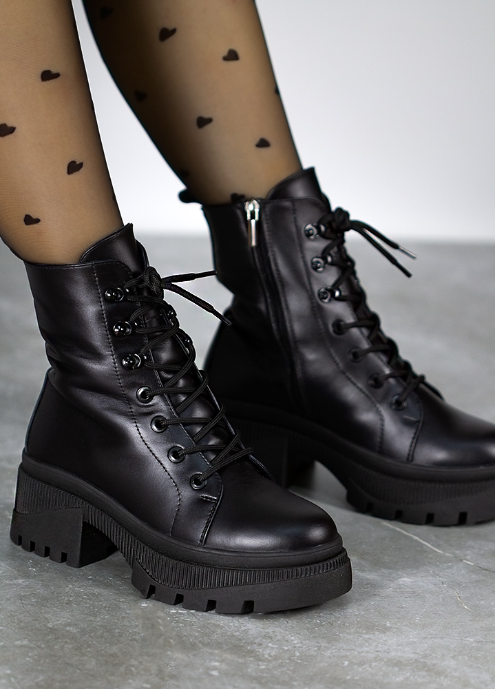 Ботинки берцы женские кожаные черные 8024-28