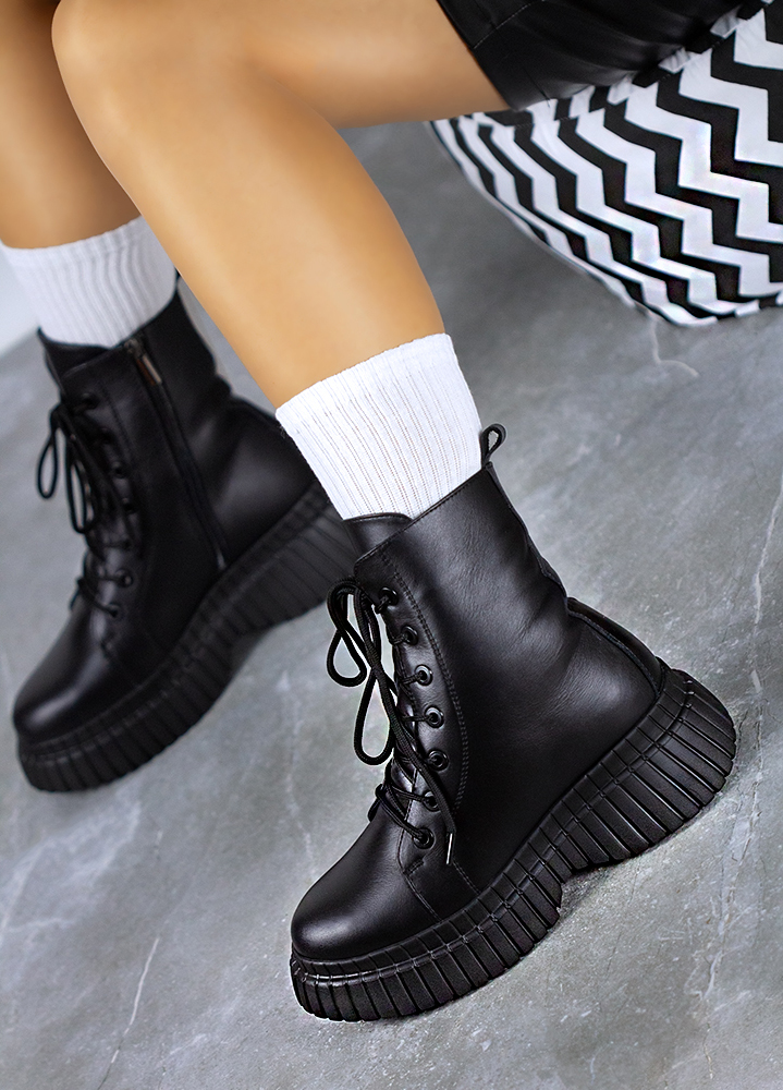 Ботинки берцы женские кожаные черные 8046-28