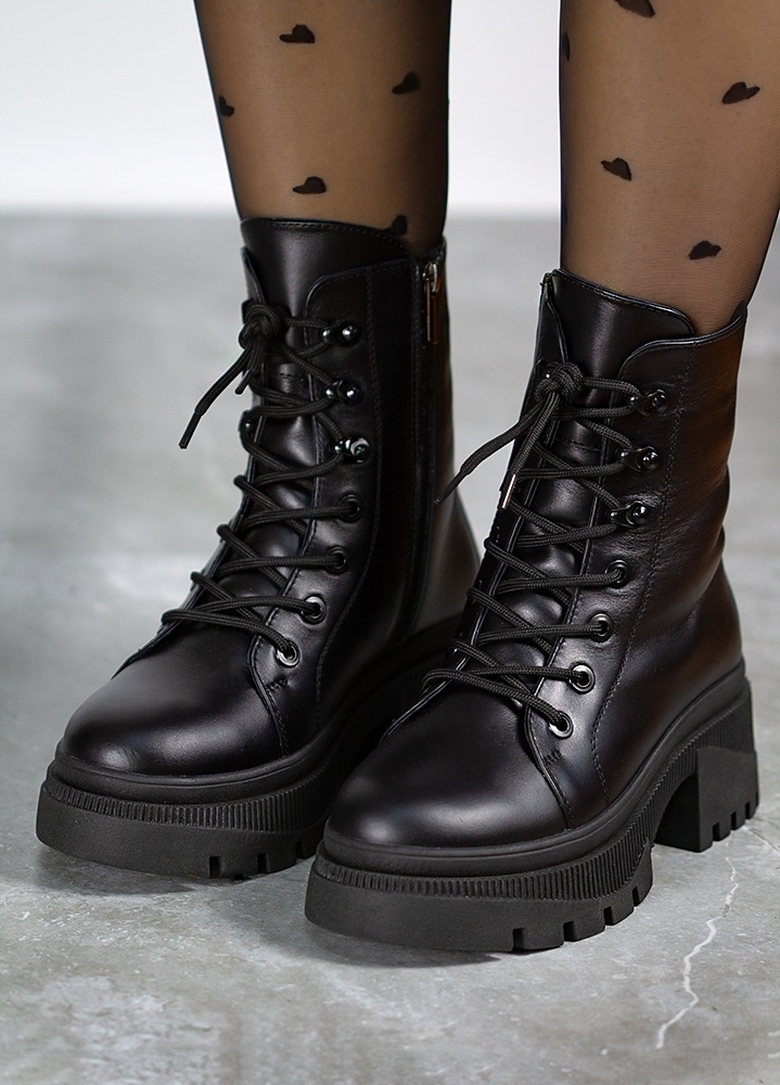 Ботинки берцы женские кожаные черные 8024-28