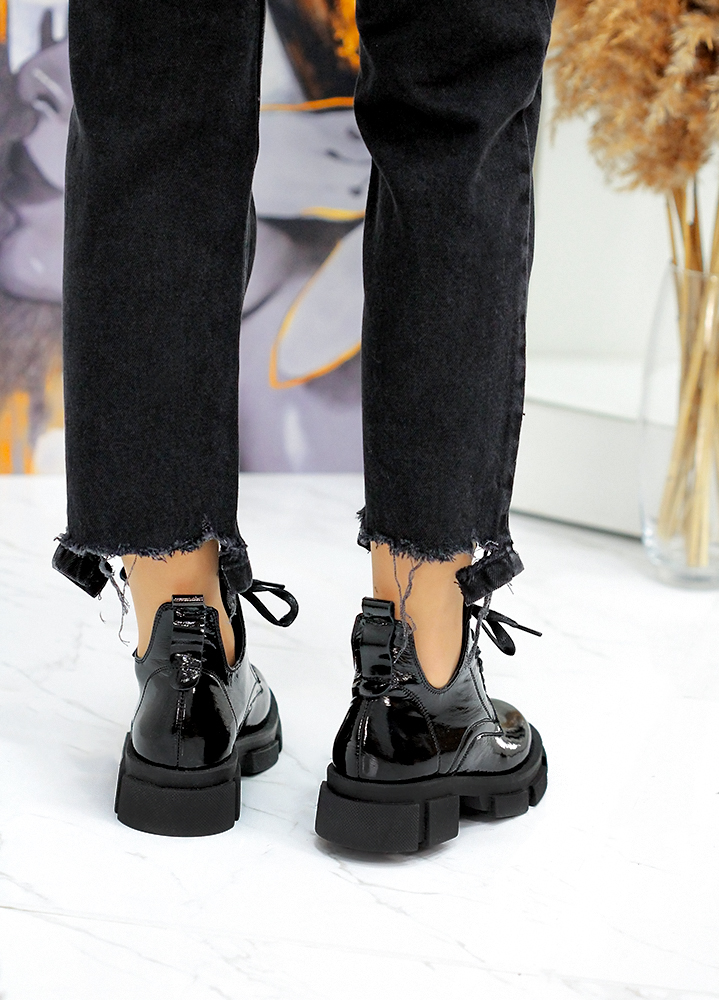 Ботинки короткие женские лак кожа черные 8062-28