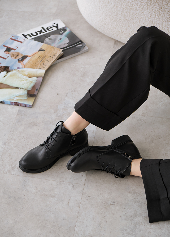 Черевики короткі жіночі шкіряні чорні 8444-28