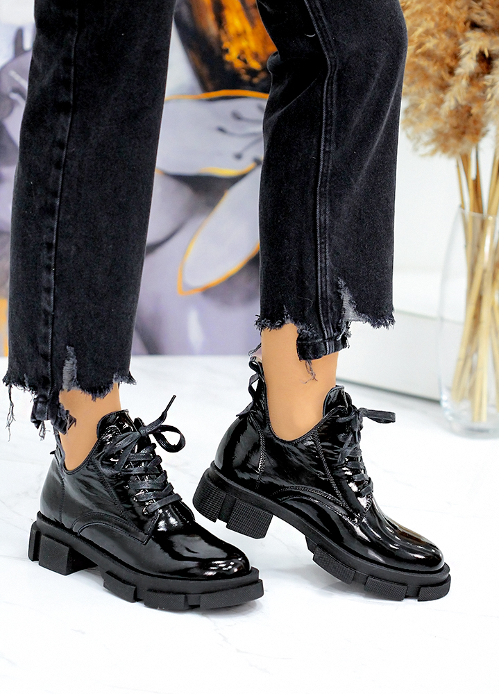 Ботинки короткие женские лак кожа черные 8062-28