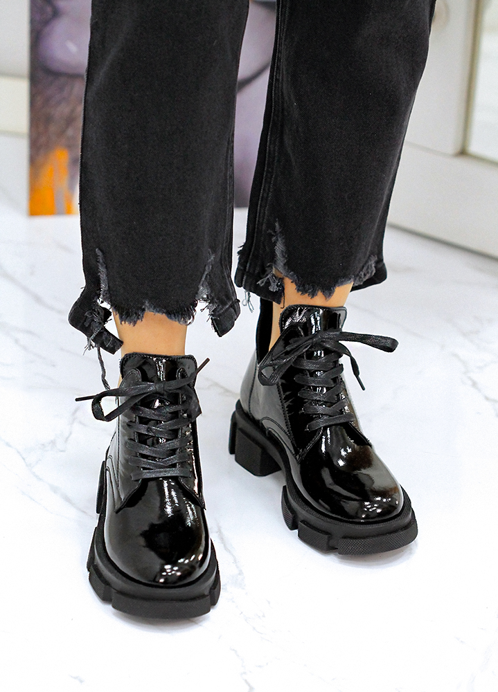 Ботинки короткие женские лак кожа черные 8062-28