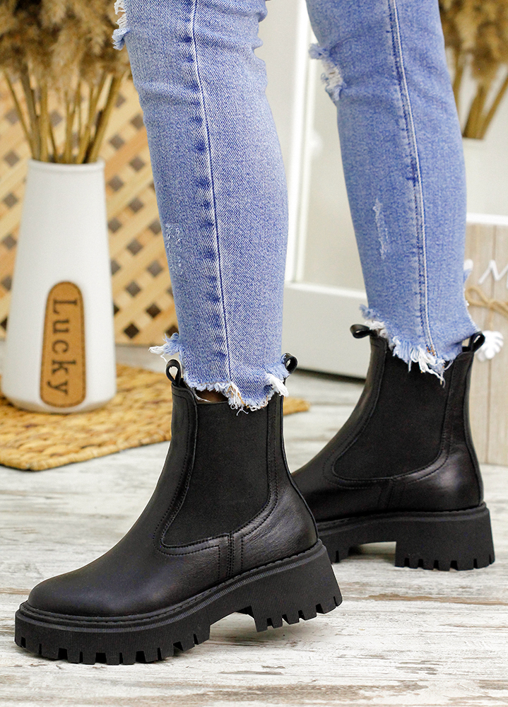 Черевики Челсі жіночі шкіряні чорні 7801-28