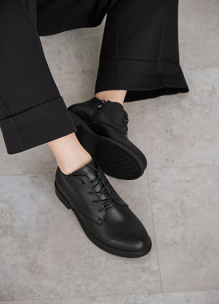 Черевики короткі жіночі шкіряні чорні 8444-28