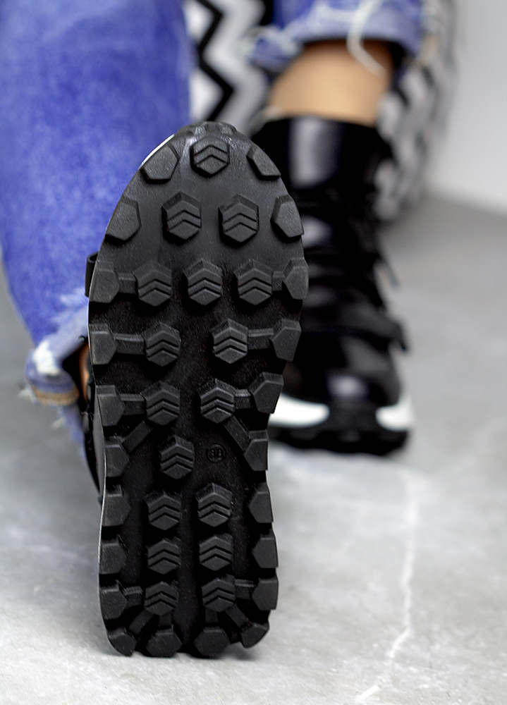 Ботинки женские кожаные черные SPORT 8080-28