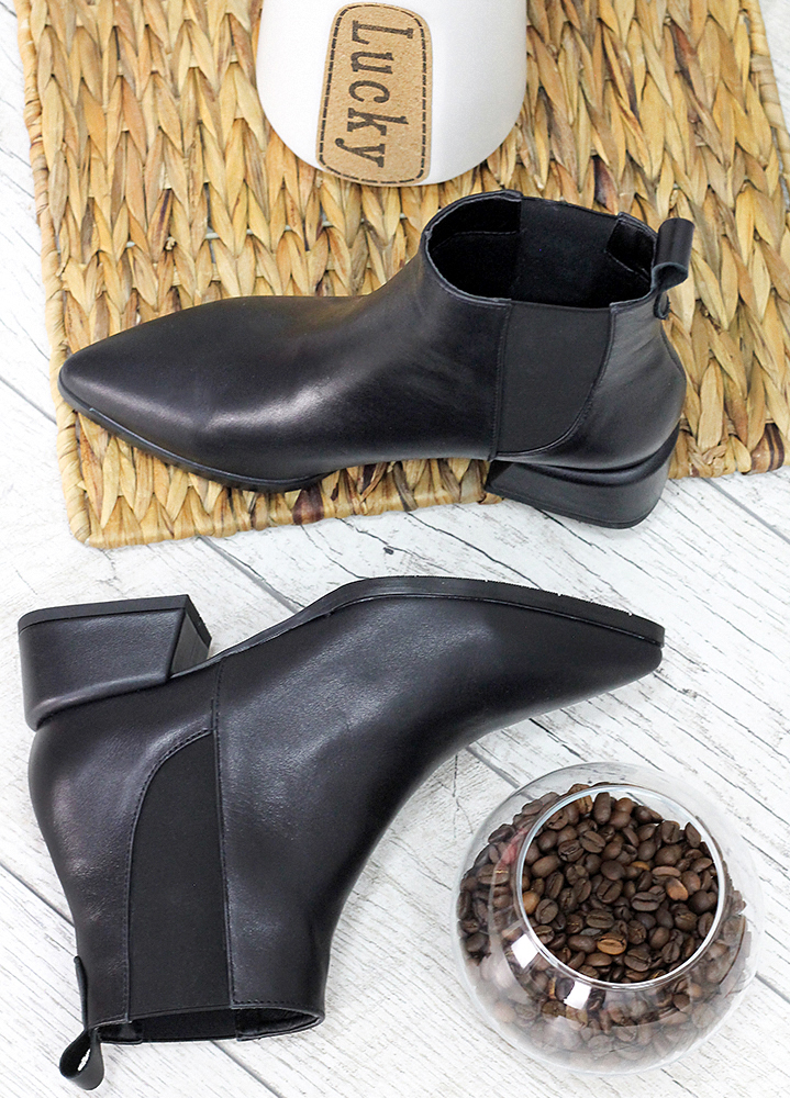 Черевики жіночі шкіра чорні з гострим носком 7508-28