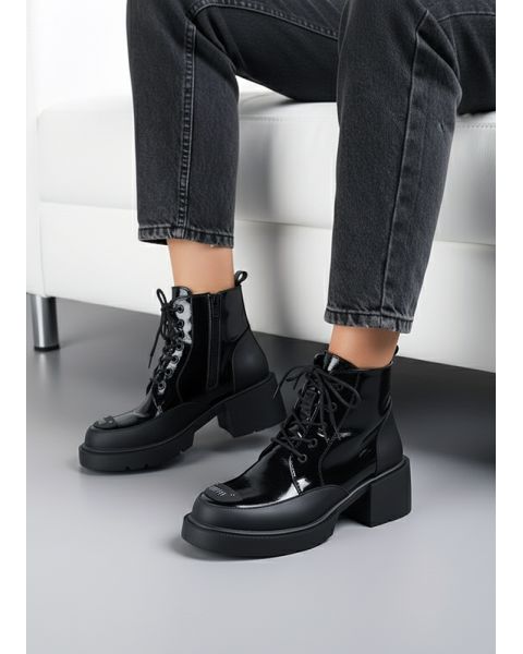 Черевики жіночі лак шкіра на підборах чорні 8525-28