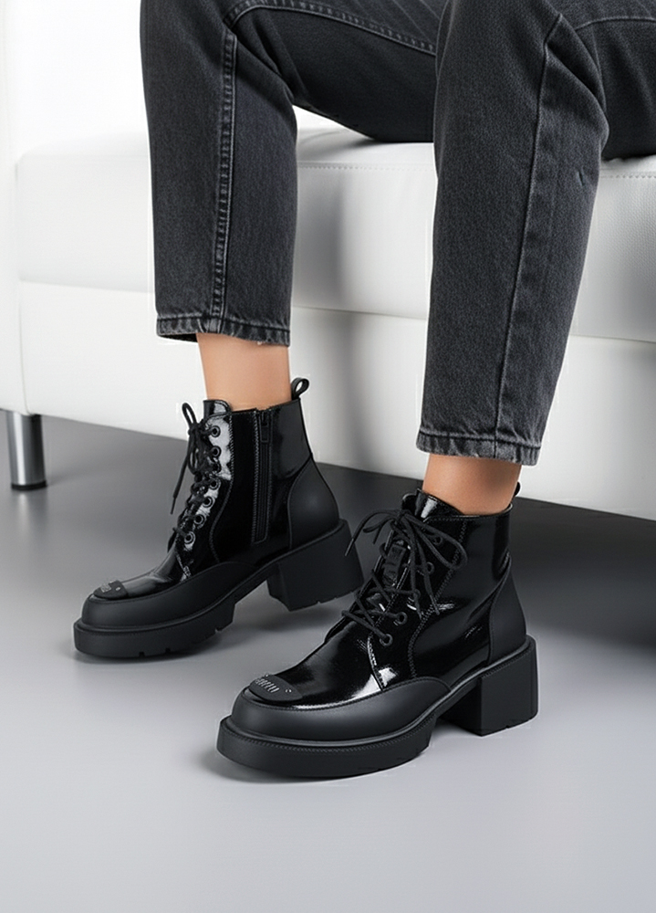 Черевики жіночі лак шкіра на підборах чорні 8525-28