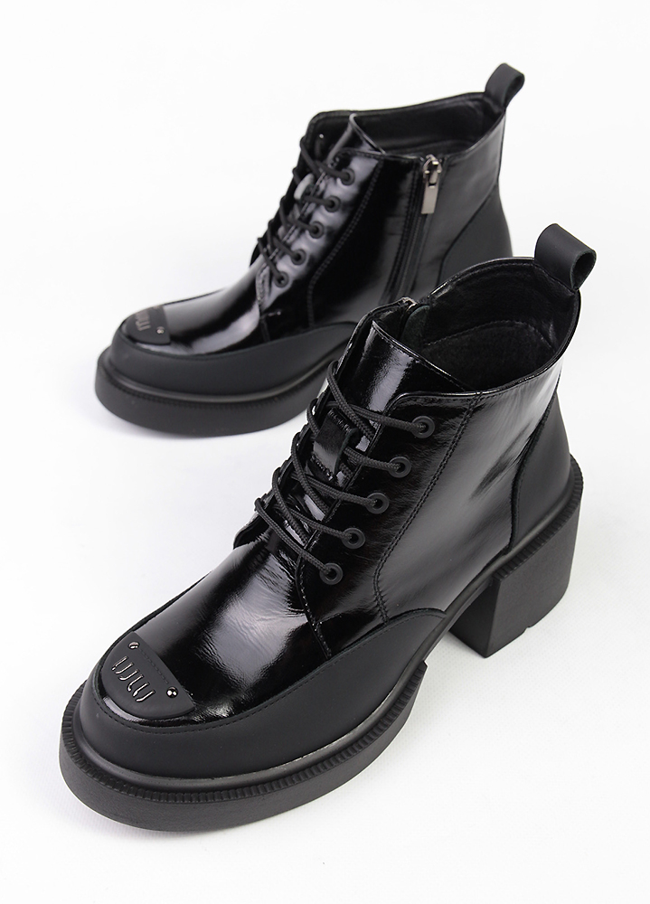 Черевики жіночі лак шкіра на підборах чорні 8525-28