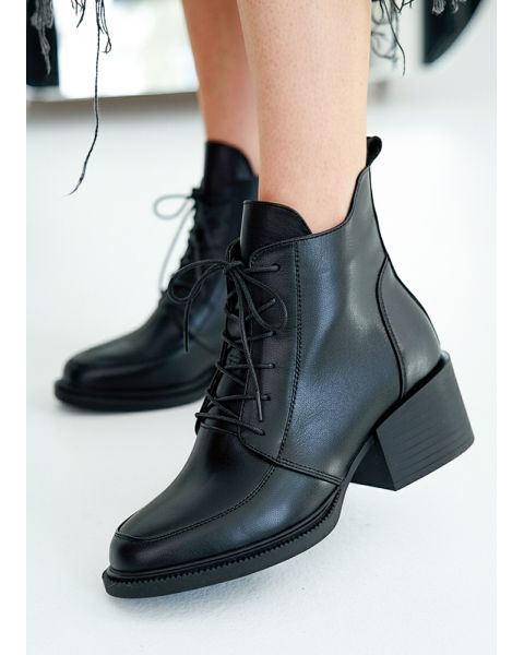 Черевики ботильйони жіночі шкіряні чорні Lolita 8539-28