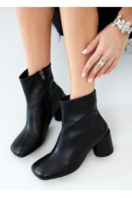 Черевики жіночі шкіра чорні з квадратним носом 8541-28