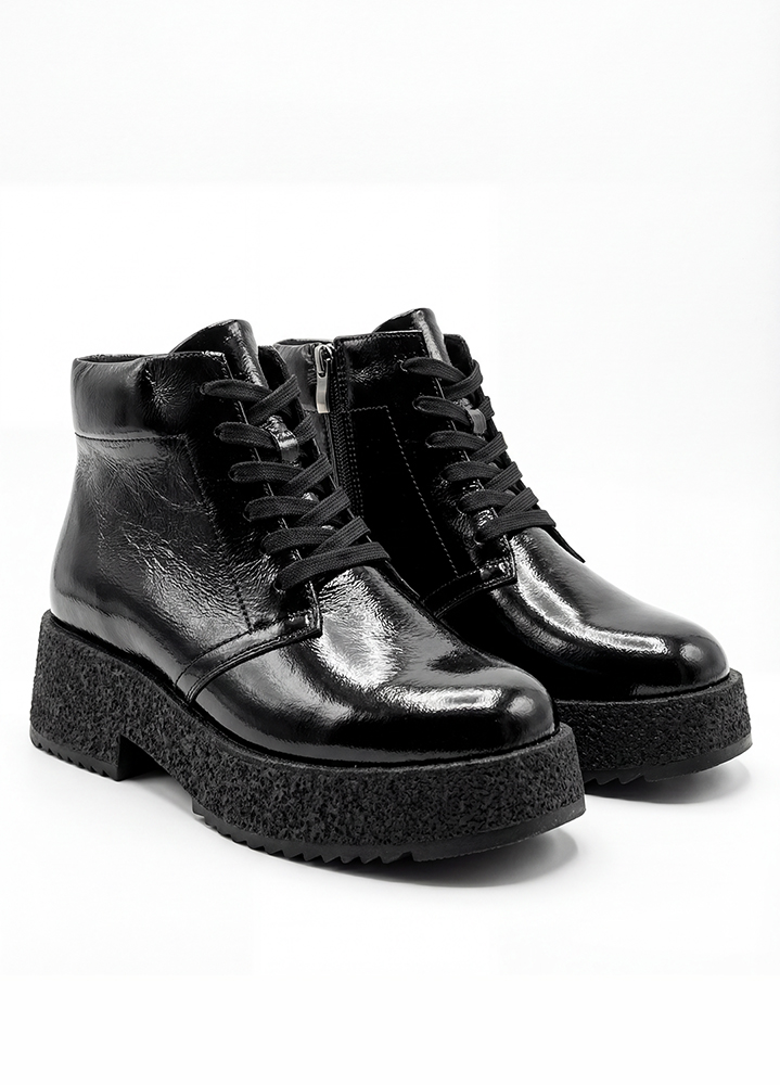 Черевики короткі жіночі лак шкіра платформа чорні 8580-28