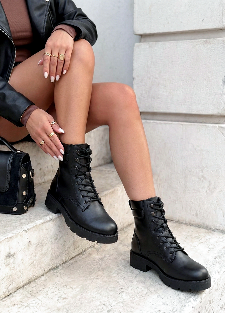 Ботинки берцы женские кожаные черные 8585-28