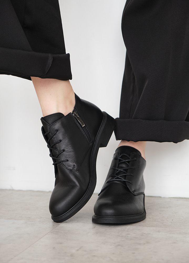 Черевики короткі жіночі шкіряні чорні 8444-28