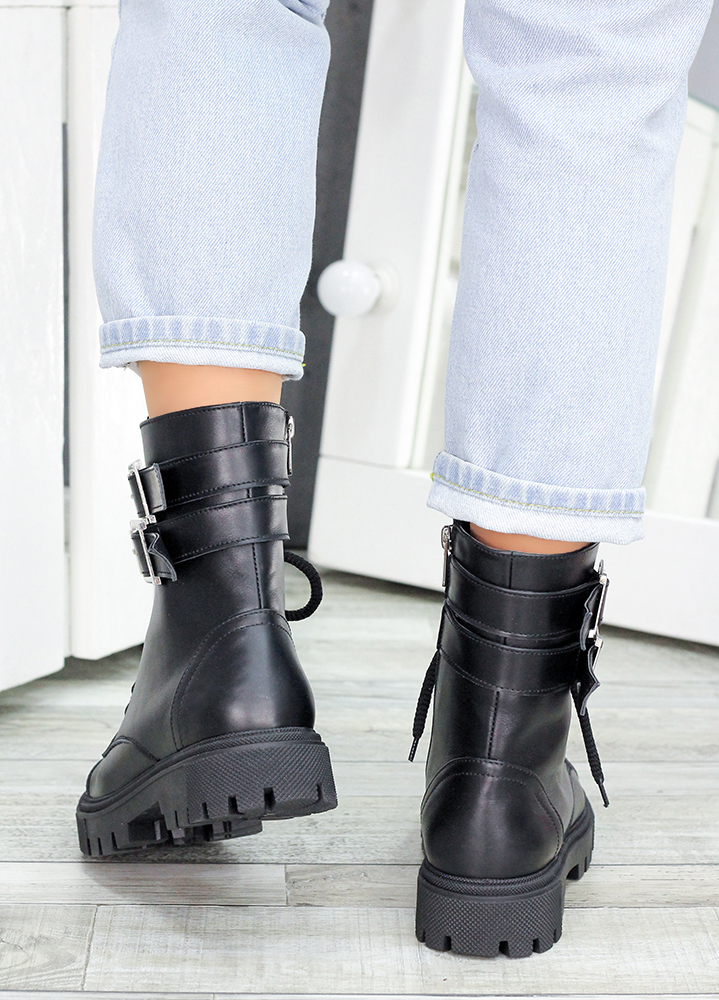 Черевики жіночі шкіряні чорні з пряжками 7456-28
