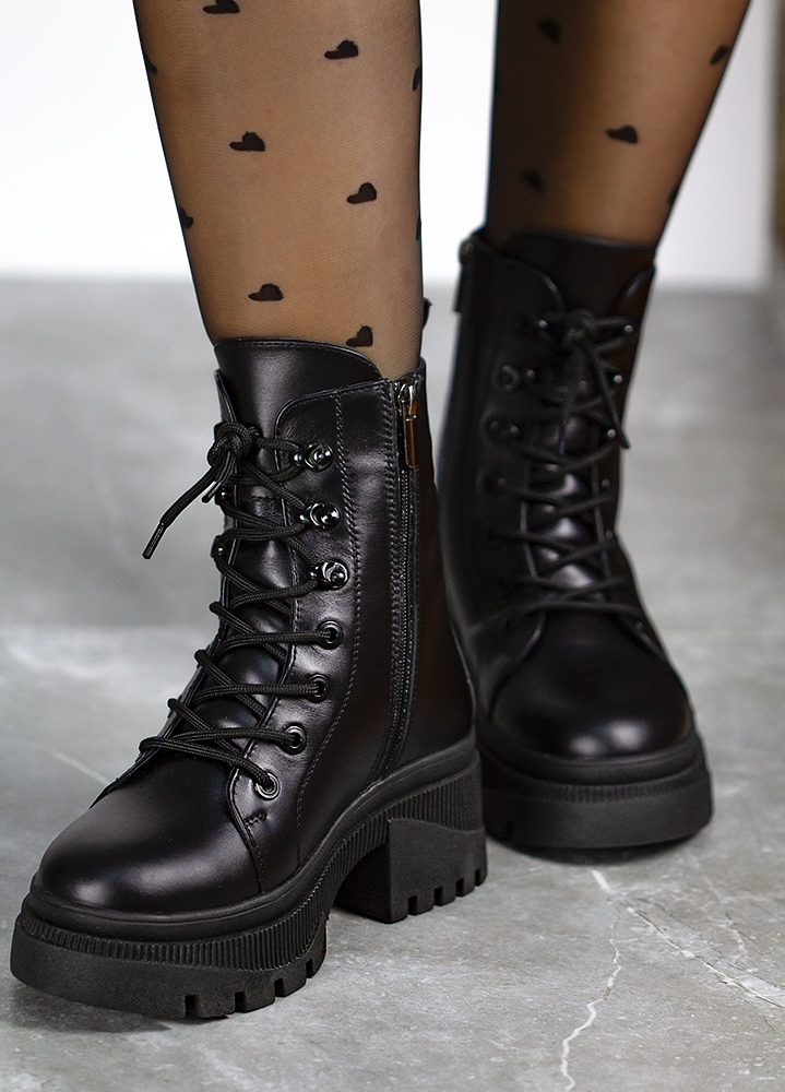 Ботинки берцы женские кожаные черные 8024-28