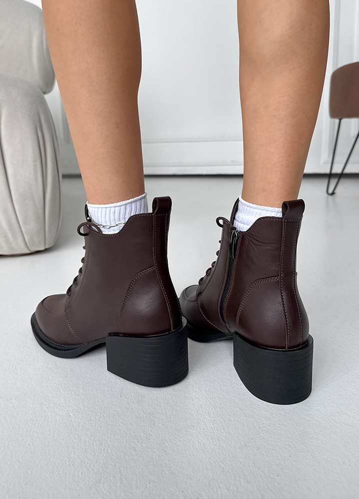 Черевики ботильйони жіночі шкіряні brown Lolita 8546-28