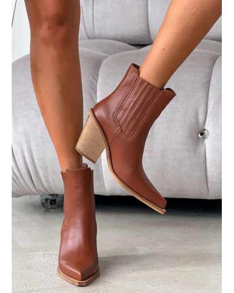 Ботинки казаки женские кожаные brown 8251-28