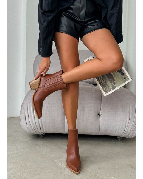 Ботинки казаки женские кожаные brown 8251-28