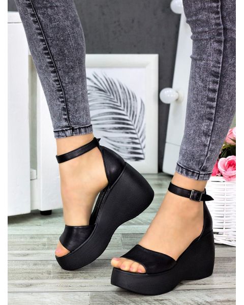 Босоніжки шкіряні чорні Діодора 7336-28