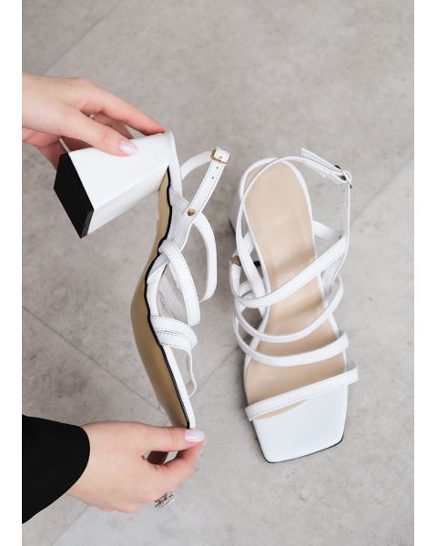 Босоножки натуральная кожа белый 8447-28