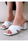 Шльопанці шкіра білі на підборах 8457-28