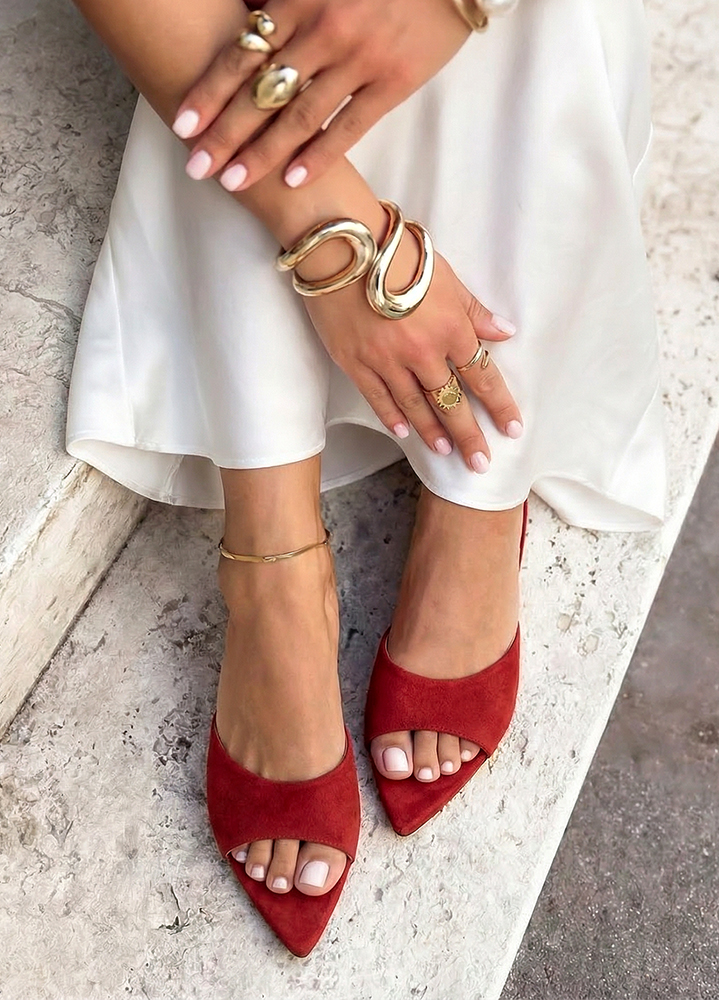 Шльопанці мюлі на маленькому підборі червона замша 8610-28