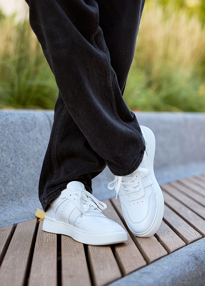 Кросівки чоловічі GALAXY шкіряні білі 8507-28