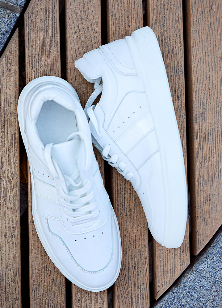 Кросівки чоловічі GALAXY шкіряні білі 8507-28