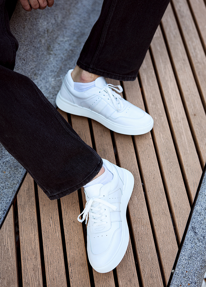 Кросівки чоловічі GALAXY шкіряні білі 8507-28