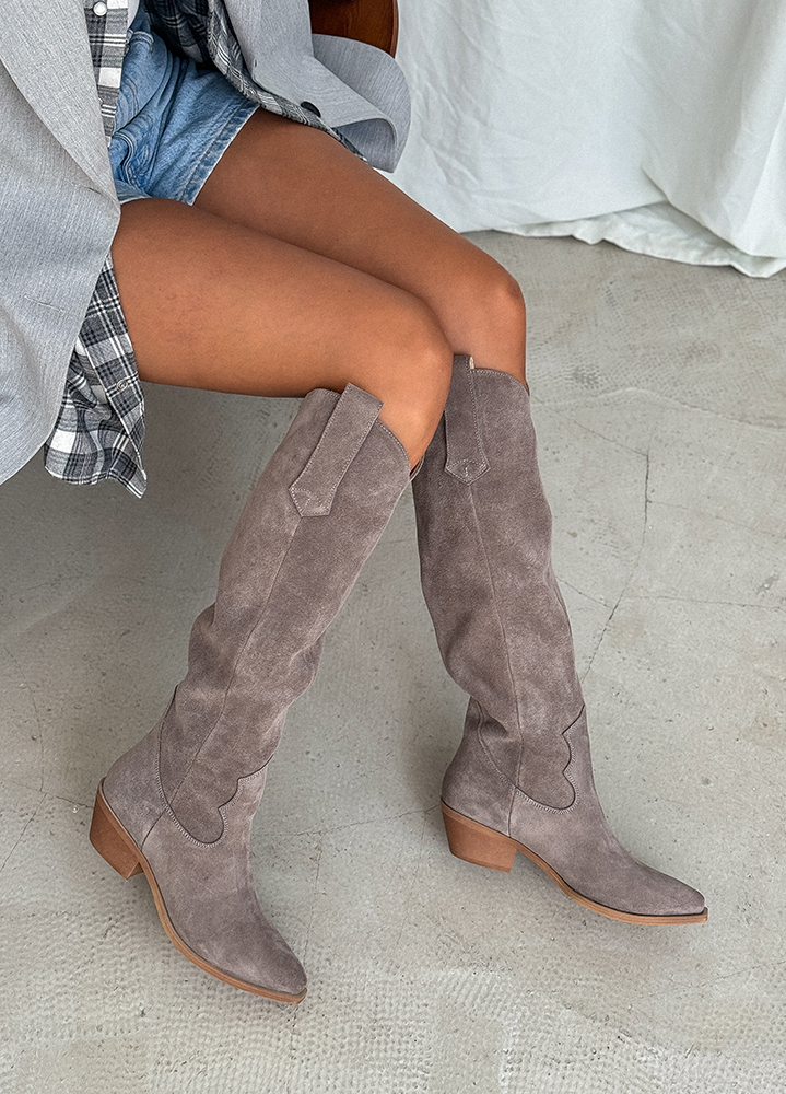 Сапоги казаки латте замша 8224-28