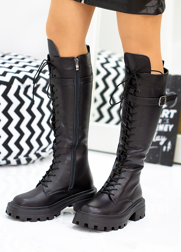 Чоботи на шнурівці чорні 8053-28