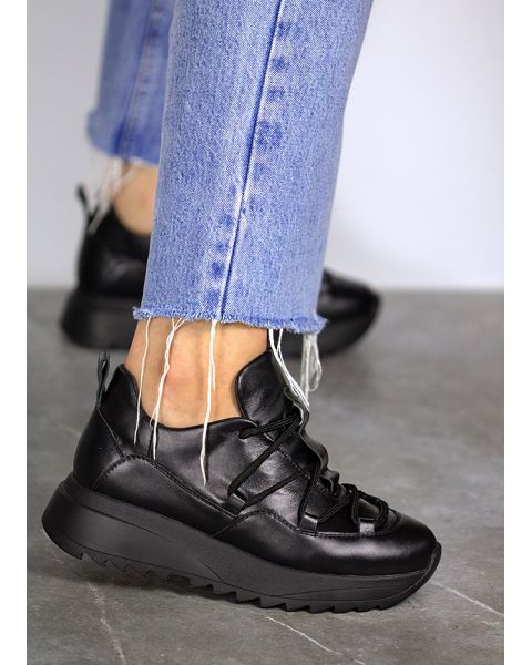 Кроссовки женские кожаные черные KORSET 8010-28